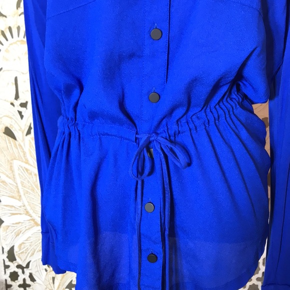 Royal blue long sleeve button down Calvin Klein woman’s blouse - Picture 2 of 6